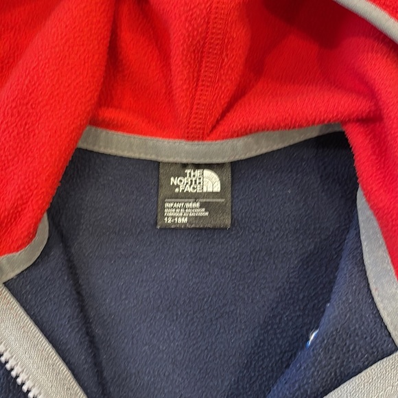 The North Face Fleece Hooded Sweater 12-18 - Picture 2 of 3